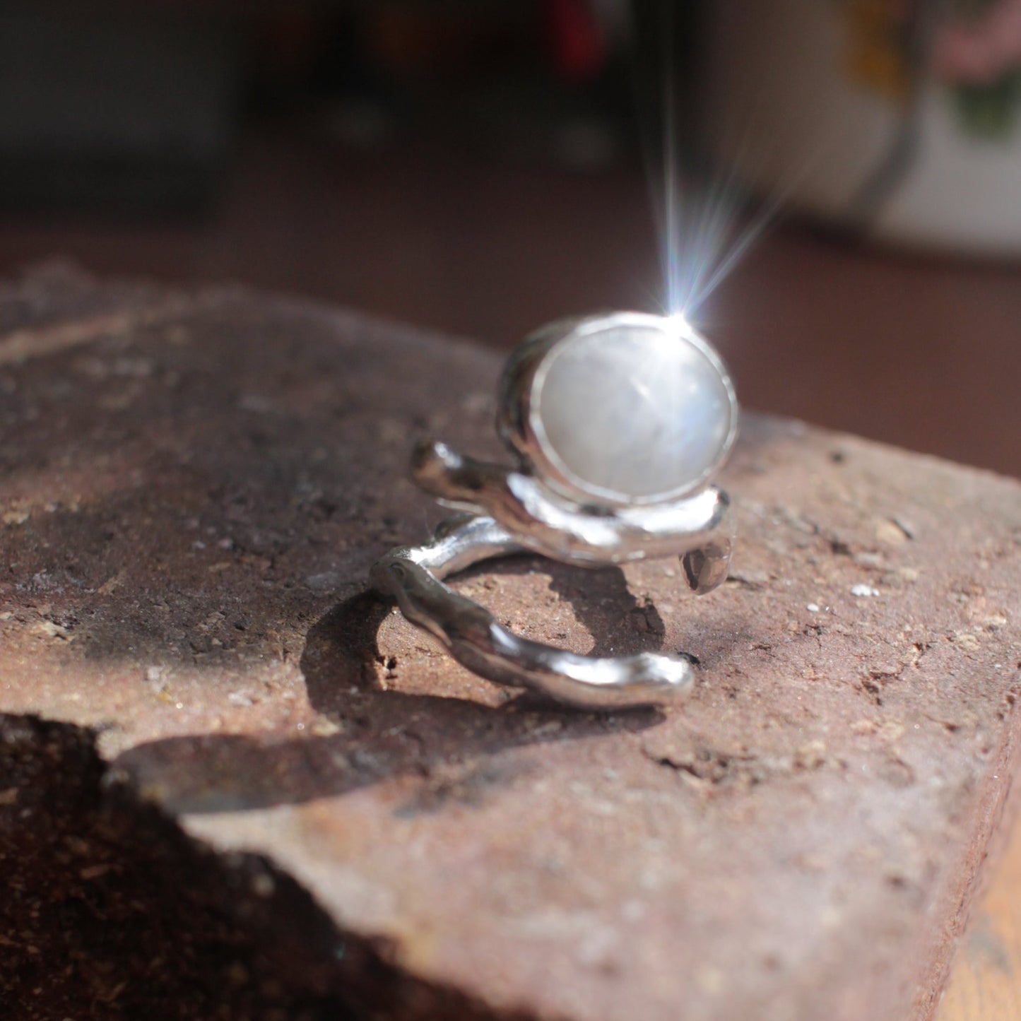 anillo BUTIÁ + PIEDRA LUNA