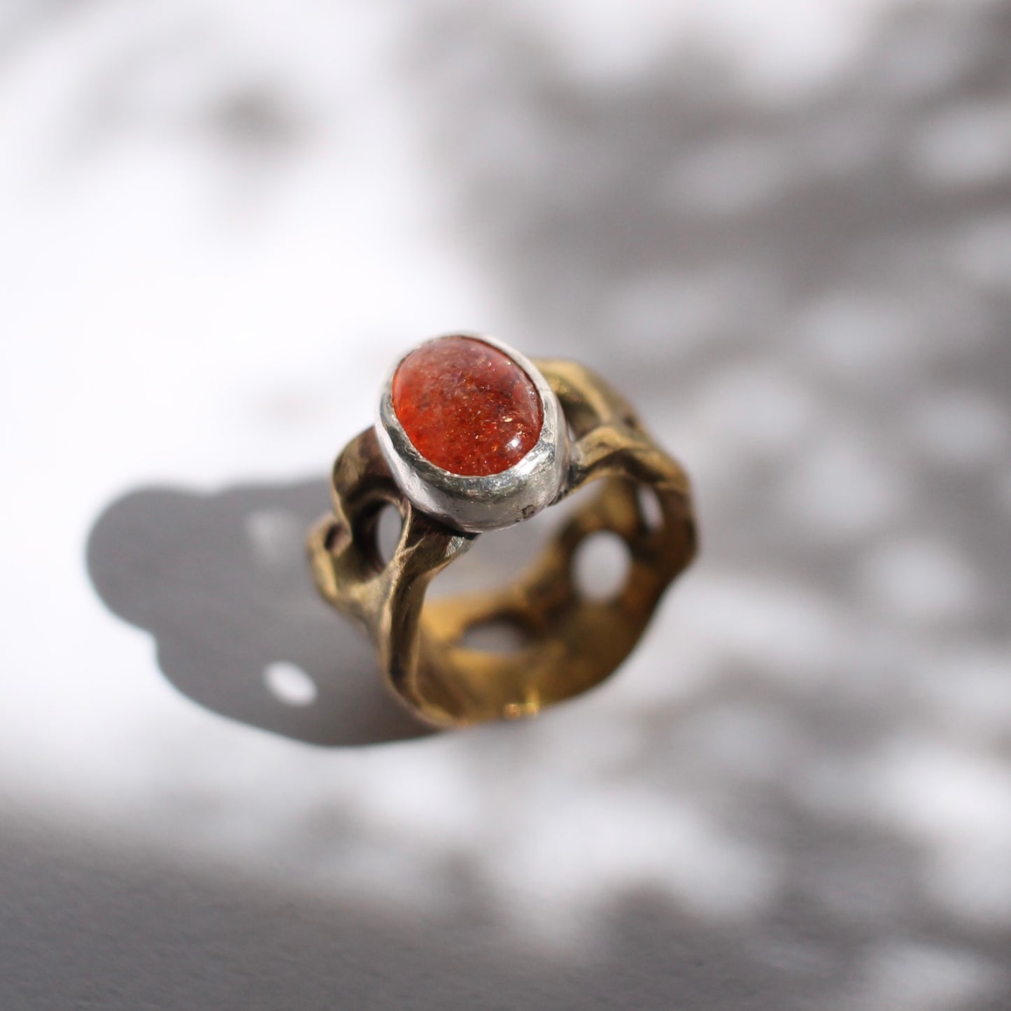 anillo AGUJERITOS + PIEDRA DEL SOL